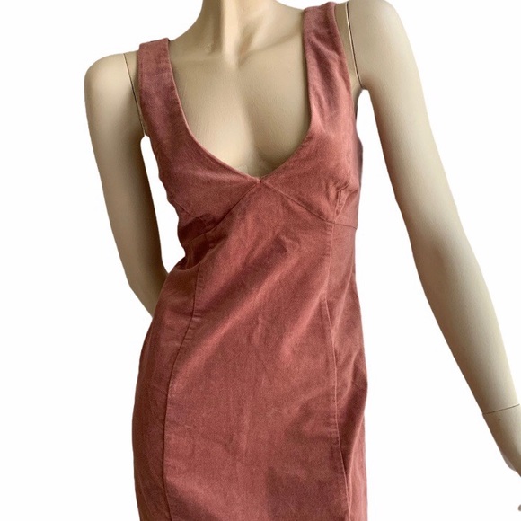 Pink velvet dress from forever 21 - Picture 1 of 9